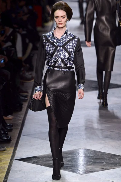 Look 7